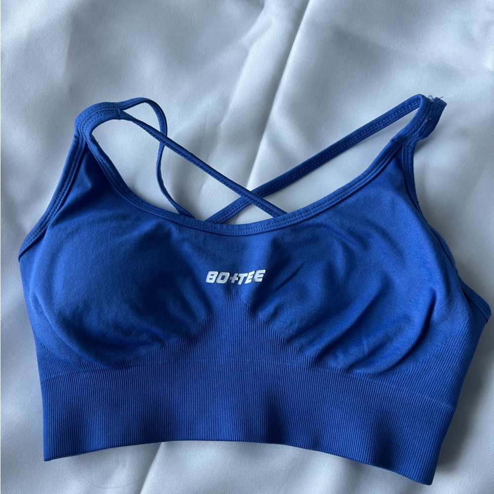 Bo+Tee sports bra